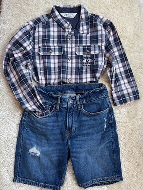 H&M Navy, White & Red Plaid Button-Up Shirt w H&M slim fit denim short  
(KB-1A)